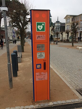 Eigenbetmuschel , Seebrückenvorplatz \\nNeue Strandstraße Ecke Promenade 