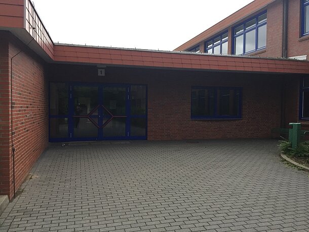 Eingang Schule am Katzenberg Oberschule Adendorf
