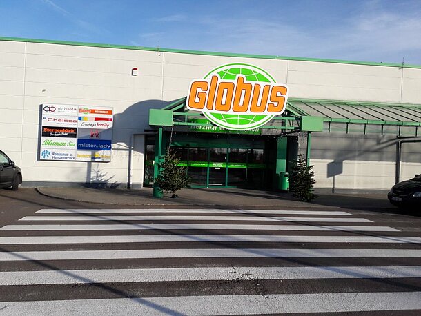 Eingang Süd Globus Einkaufscenter Neue Messe