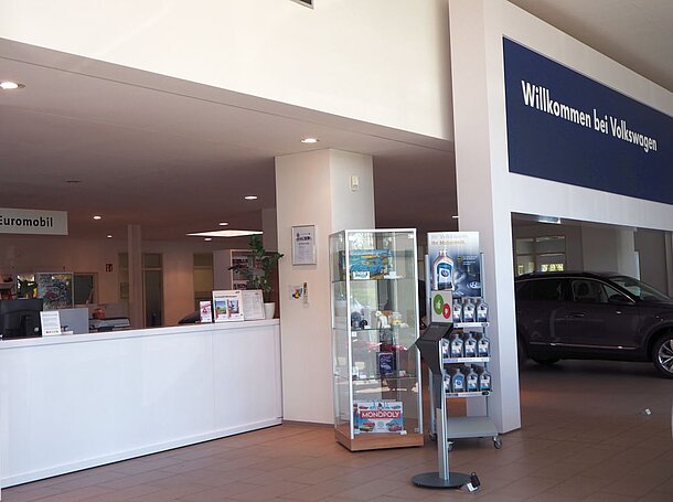 Autohaus_Burkard_Einganszone