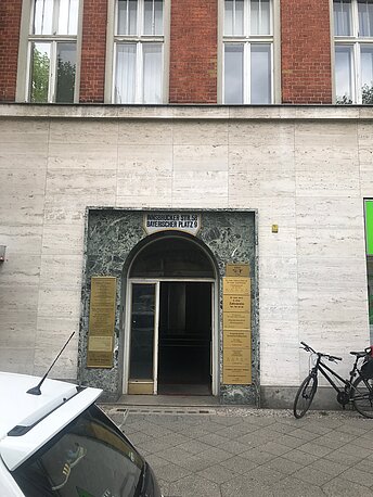 GASTROENTEROLOGIE am Bayerischen Platz\\2.Stock\\Endoskopie 2 Eingang GASTROENTEROLOGIE am Bayerischen Platz\\2.Stock\\Endoskopie 2 Eingang
