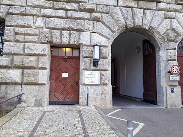 Eingangstür_Personaleingang_Neues Rathaus Eingangstür_Personaleingang_Neues Rathaus