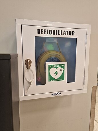 AED AED