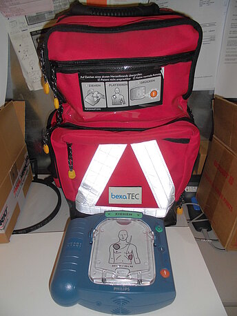 Notfalltasche und AED 