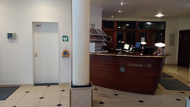 AED in der Lobby 