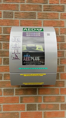 Zahlencode für den AED Kasten gibt es über den Notruf 112