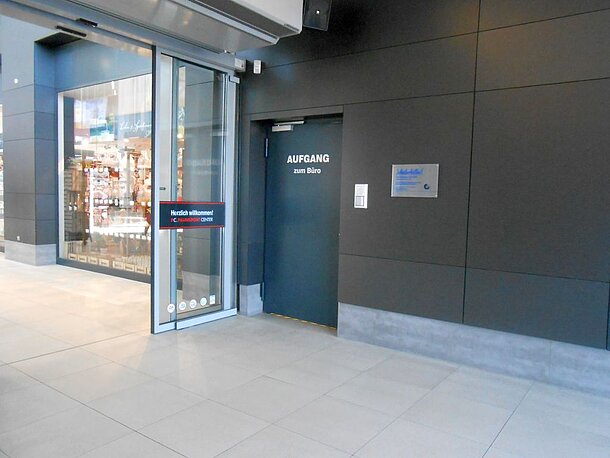 Paunsdorf Center_Tuer rechts neben den Toiletten am Kaufland