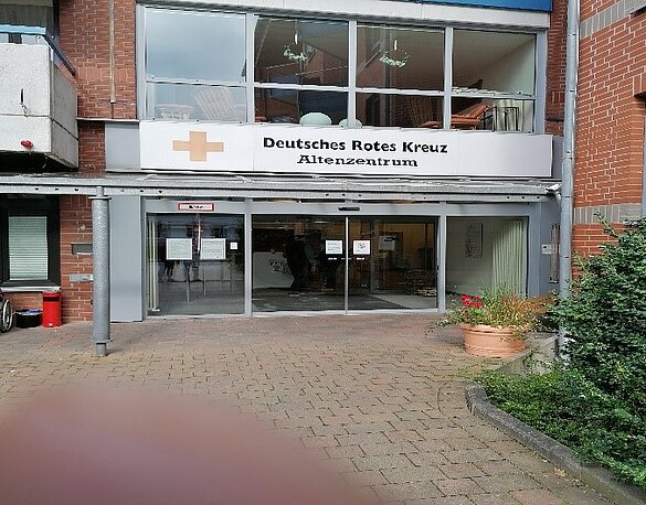Haupteingang DRK Altenzentrum Nienburg Haupteingang DRK Altenzentrum Nienburg