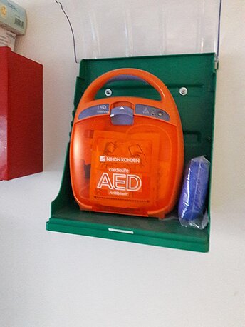 petersbogen AED_Gerät petersbogen AED_Gerät