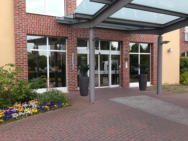 Haupteingang Castanea Resort Adendorf