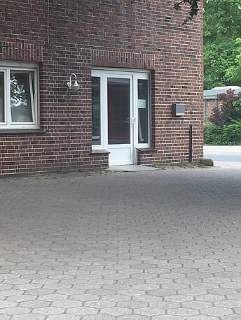 Eingang zur Zahnarztpraxis