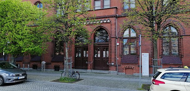 Außenansicht Eingang