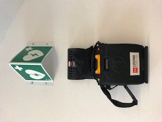 AED in Wandhalterung AED in Wandhalterung